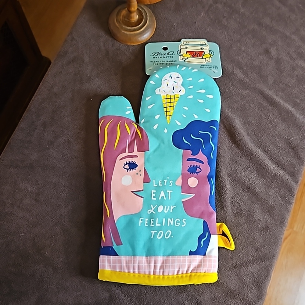 Blue Q Eat Your Feelings Oven Mitt NWT